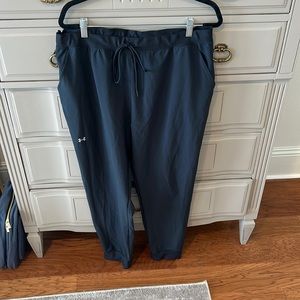 Black under armour joggers